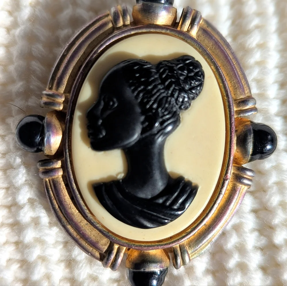 HP😍Vintage African Queen Cameo Brooch [RARE] - Picture 5 of 5